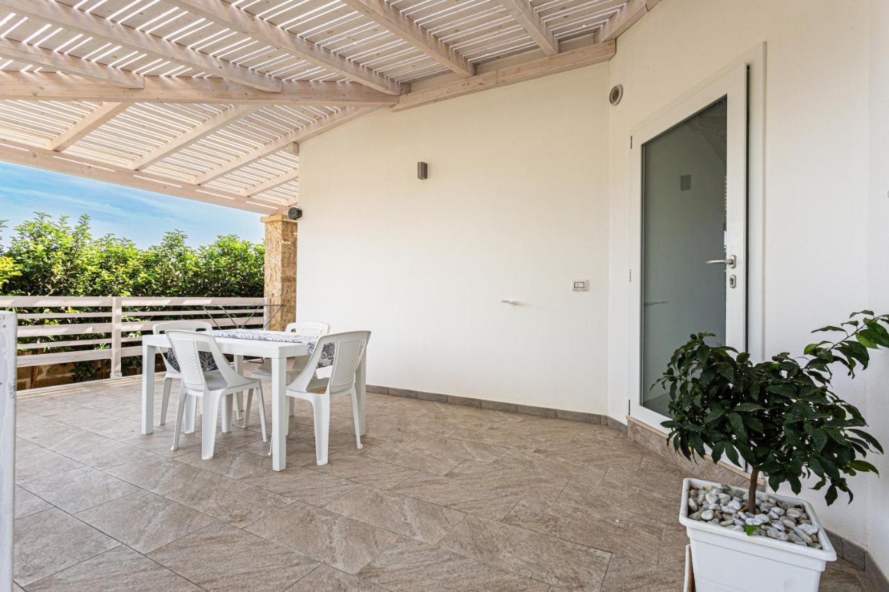 Resort Almaredamarra Con Piscina E Idromassaggio Sul Mare Torre San Giovanni Ugento Exterior foto