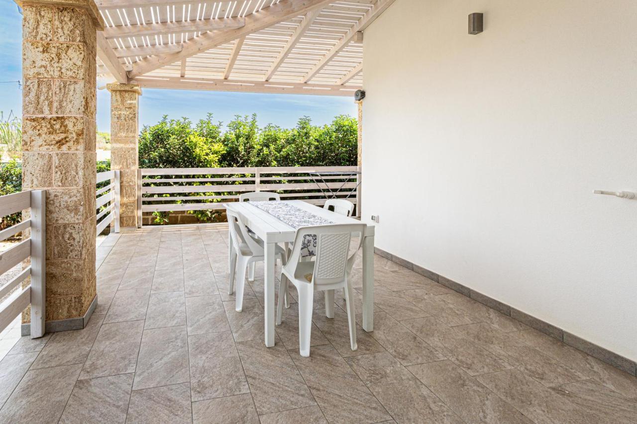 Resort Almaredamarra Con Piscina E Idromassaggio Sul Mare Torre San Giovanni Ugento Exterior foto