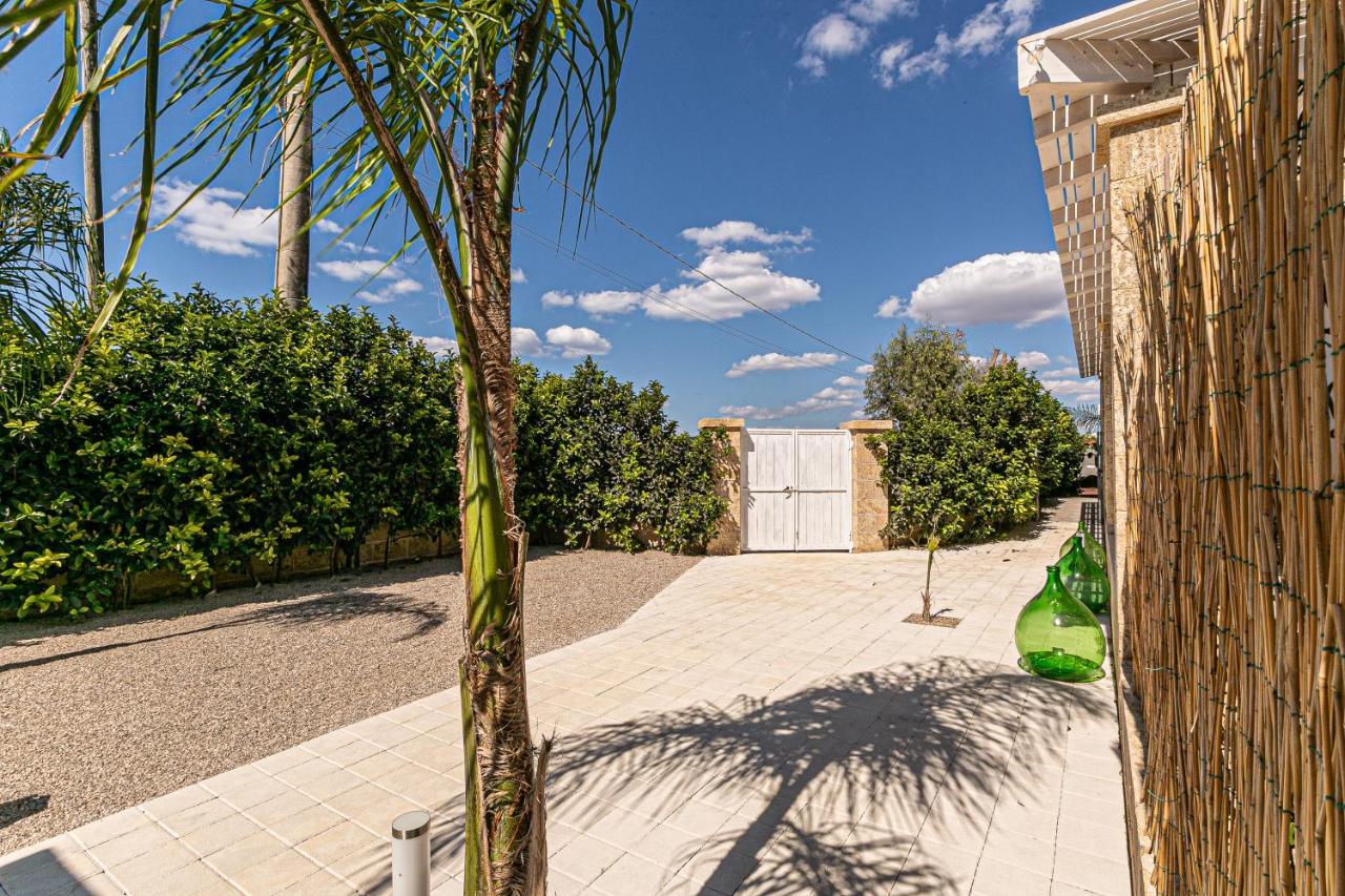 Resort Almaredamarra Con Piscina E Idromassaggio Sul Mare Torre San Giovanni Ugento Exterior foto