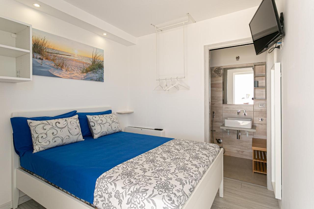 Resort Almaredamarra Con Piscina E Idromassaggio Sul Mare Torre San Giovanni Ugento Exterior foto