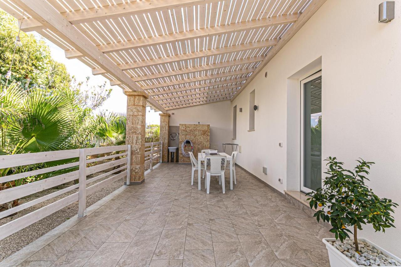 Resort Almaredamarra Con Piscina E Idromassaggio Sul Mare Torre San Giovanni Ugento Exterior foto